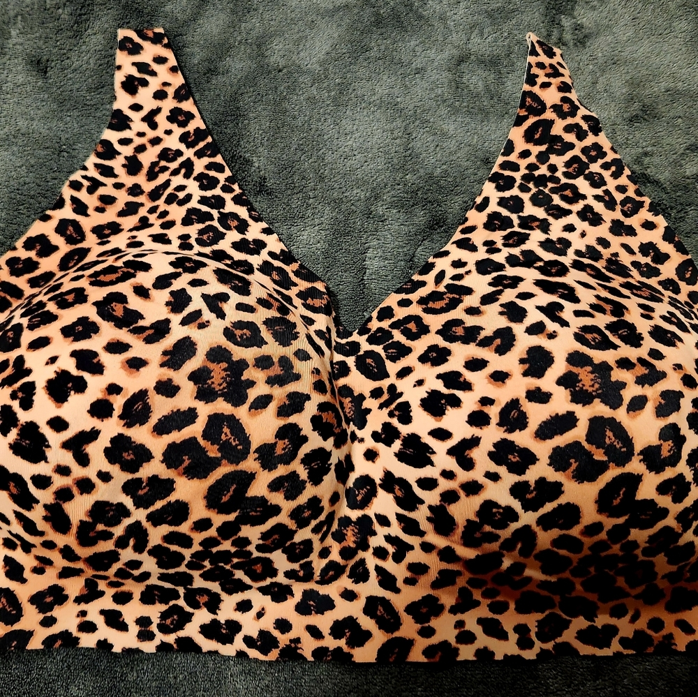 Secret Treasures Leopard Print Bra. Size Large